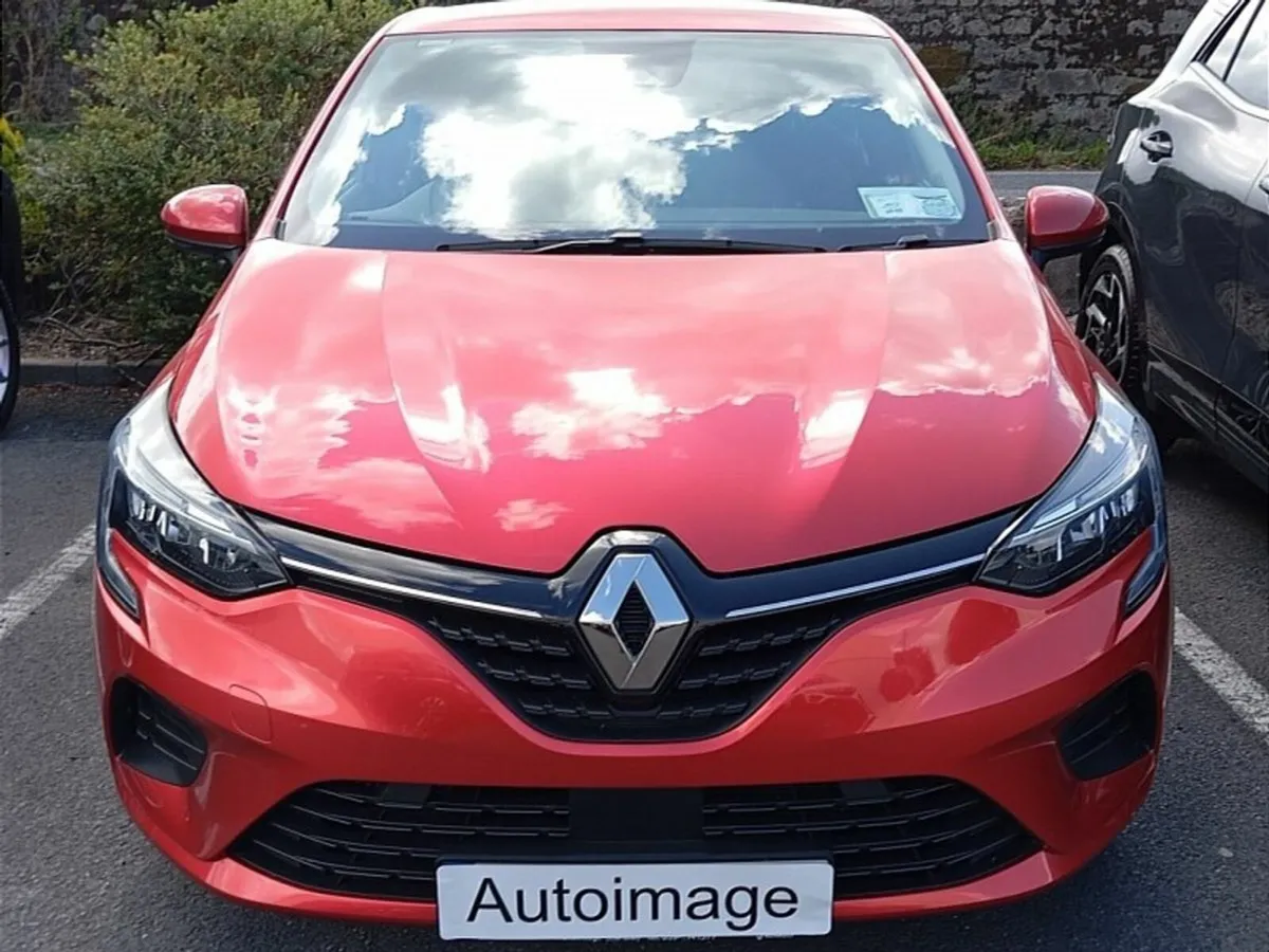 Renault Clio Iconic  Spec TCe 90 - Image 3