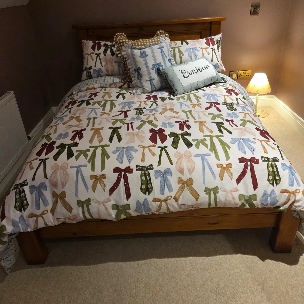 Double bed - Image 1