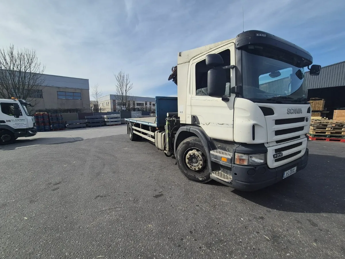 Scania P230 with Hiab / Crane - Image 3