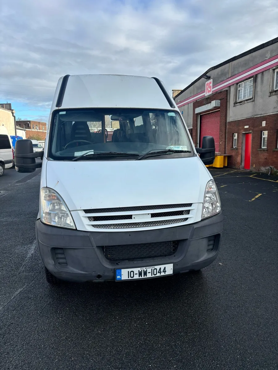 Minibus (Wheelchair Accessible) - Image 4