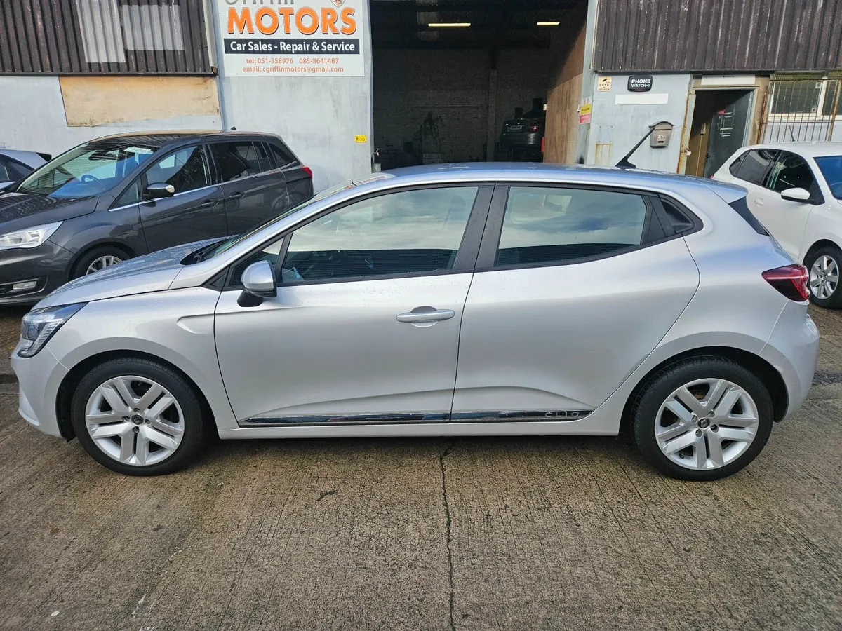 2021 Renault Clio Dynamique  (Finance Available) - Image 2