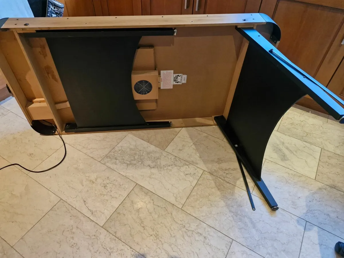 Air Hockey Table - Image 4