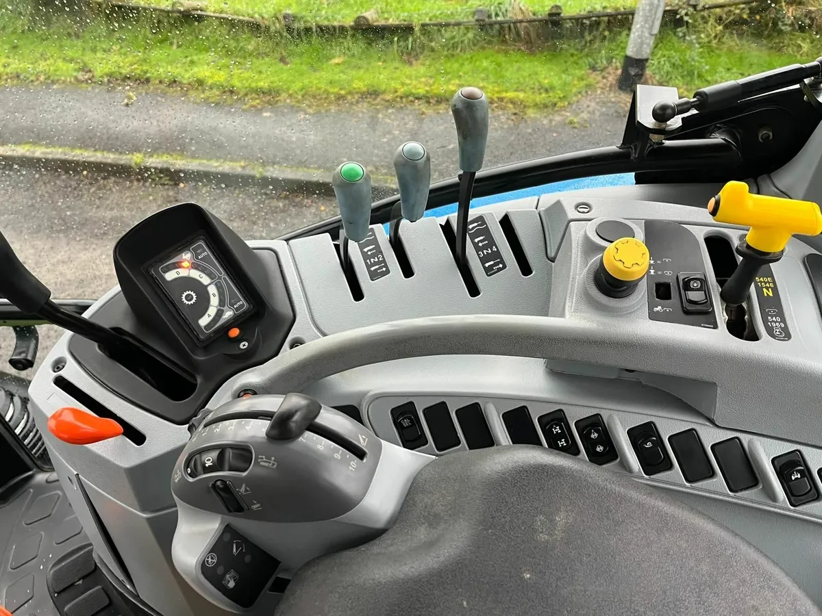 New Holland T6.155 2012 - Image 4