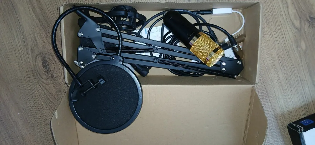 Microphone X 2 & 4 Channel mixer - Image 1
