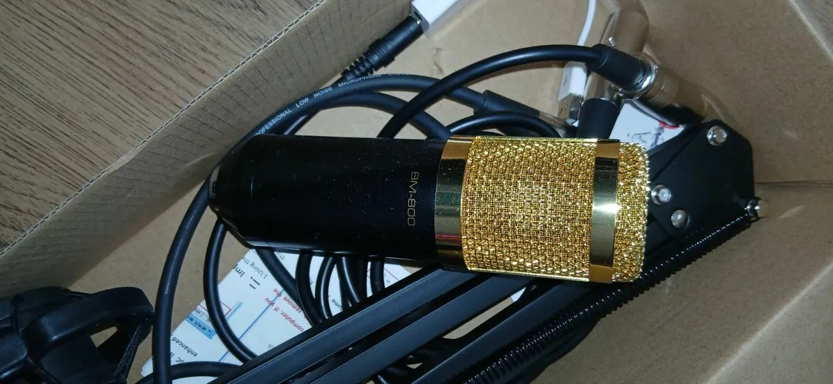 Microphone X 2 & 4 Channel mixer - Image 2