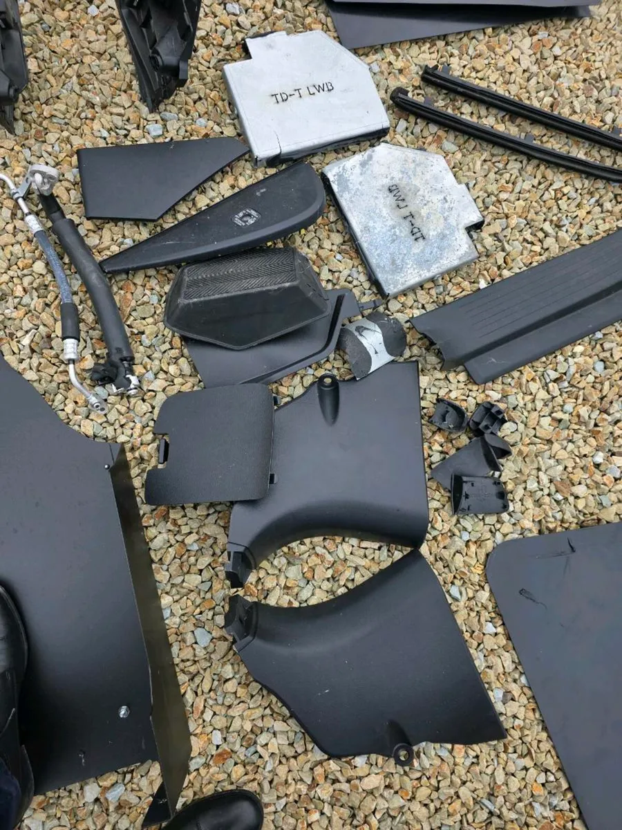 Toyota Land Cruiser  new leather seats - Image 4