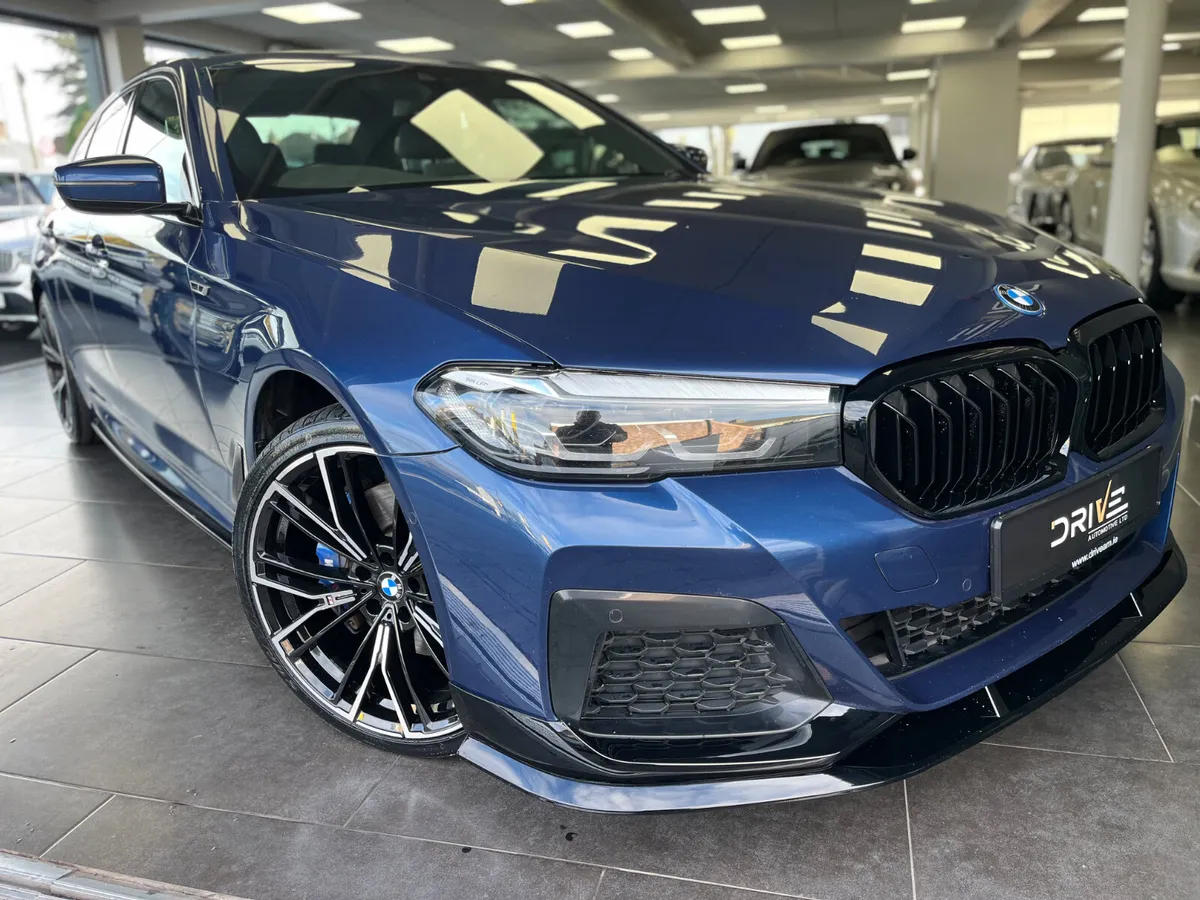 BMW 5-Series 2023 530e M-Sport - Image 2