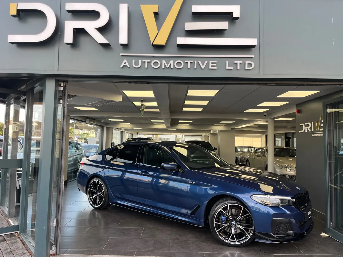 BMW 5-Series 2023 530e M-Sport - Image 3