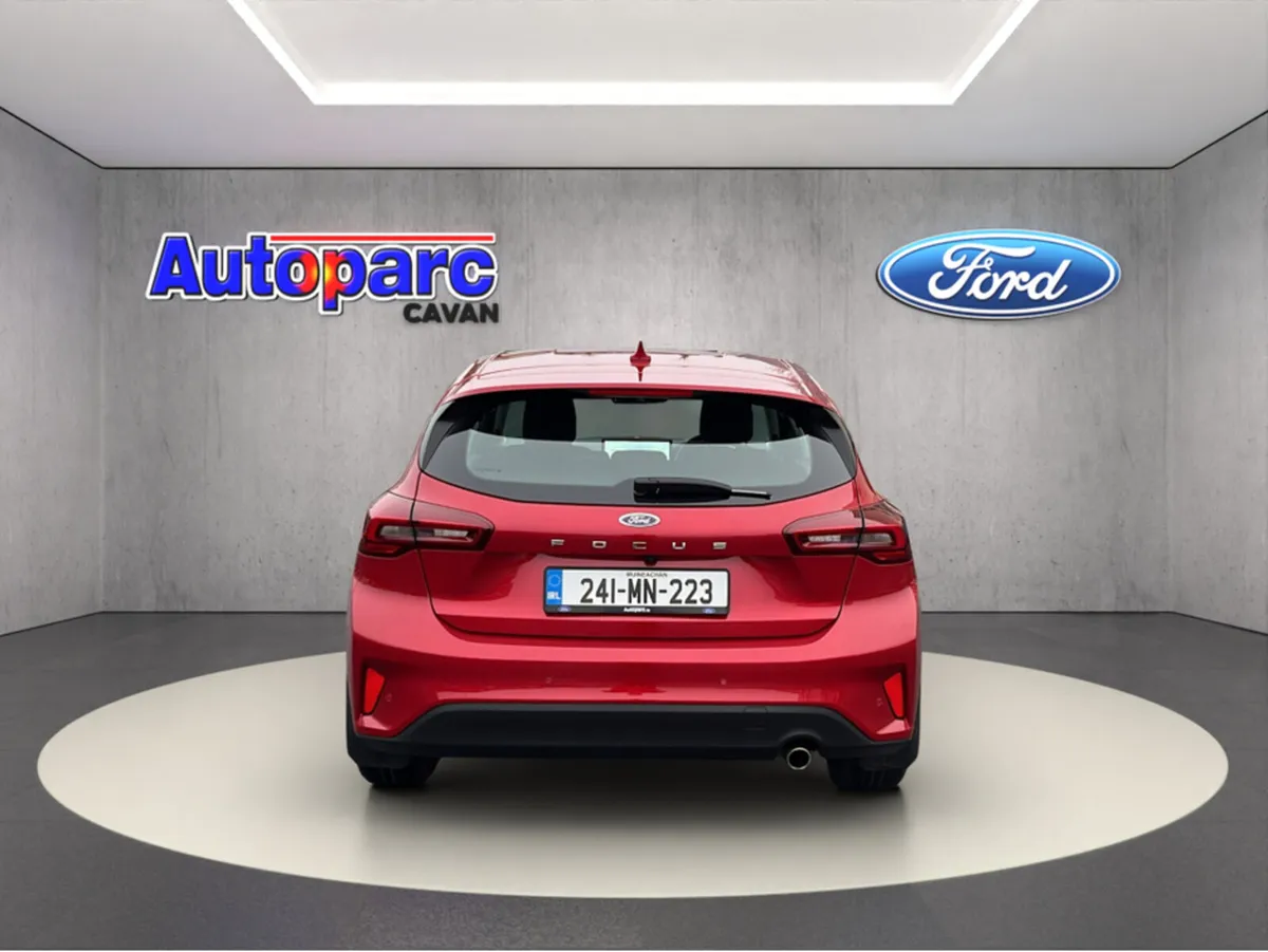 Ford Focus TITANIUM *Manufacturers Warranty until - Image 4