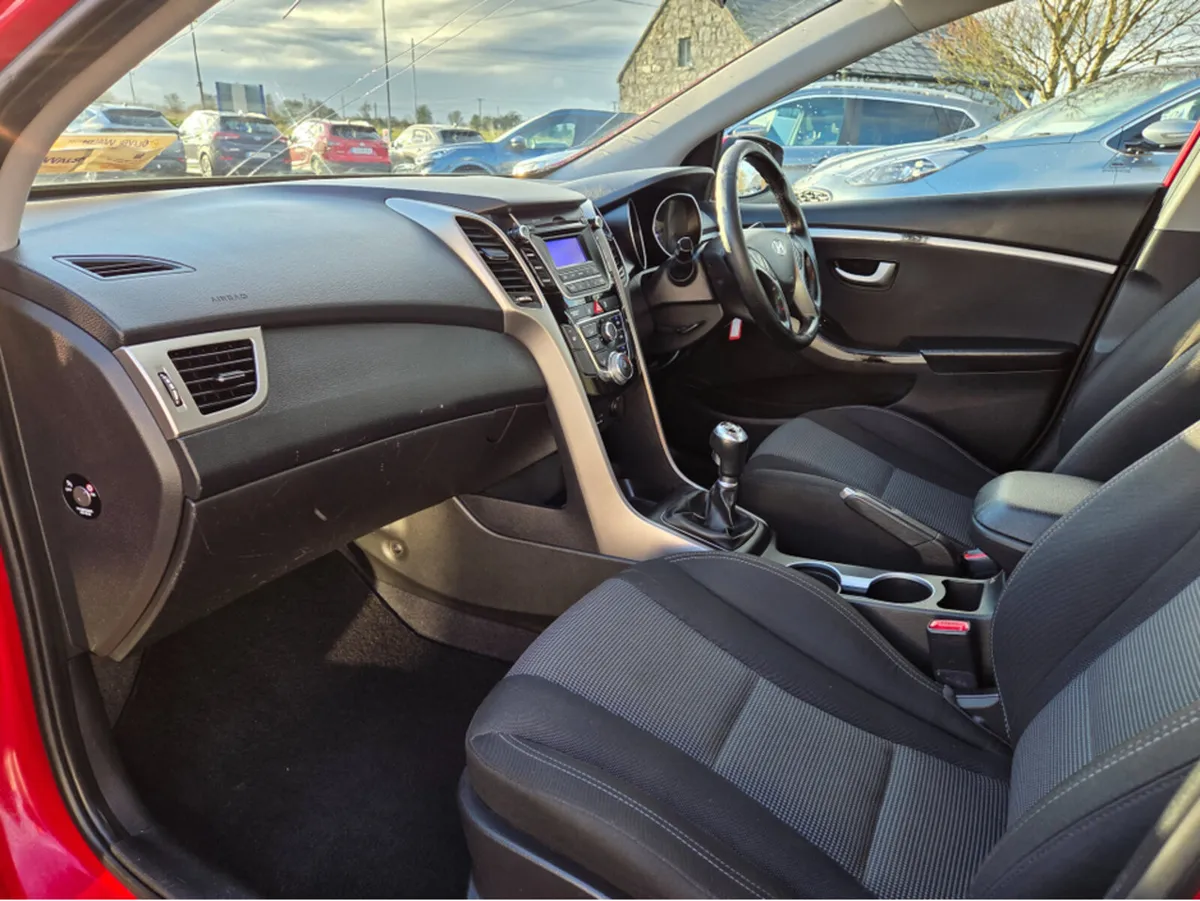 Hyundai i30 ACTIVE ISG BLUE DRIVE 5DR 110PS - Image 4