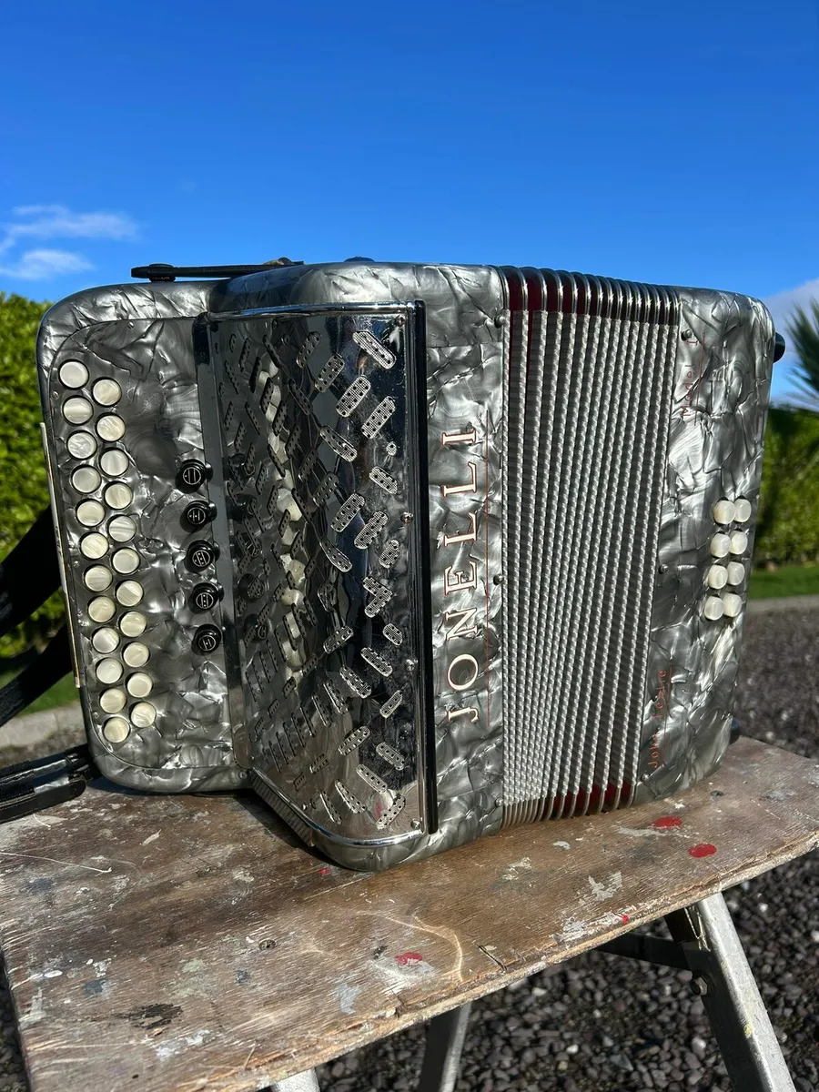 2 Row Button Key Accordion - Image 4