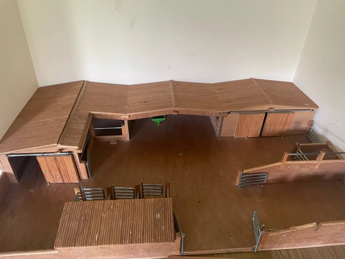 Millwood crafts toy farm