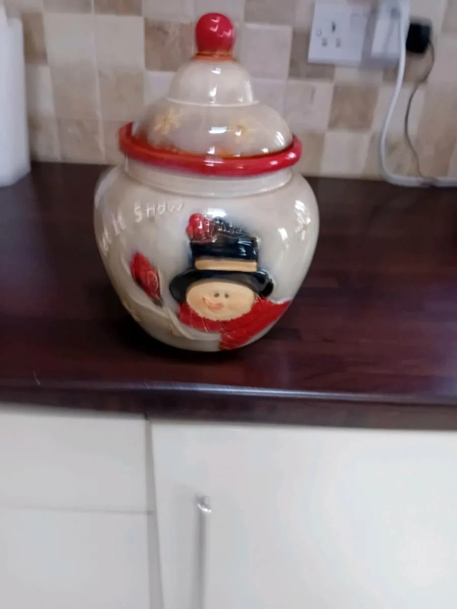 CHRISTMAS COOKIE JAR NEW BOXED - Image 1