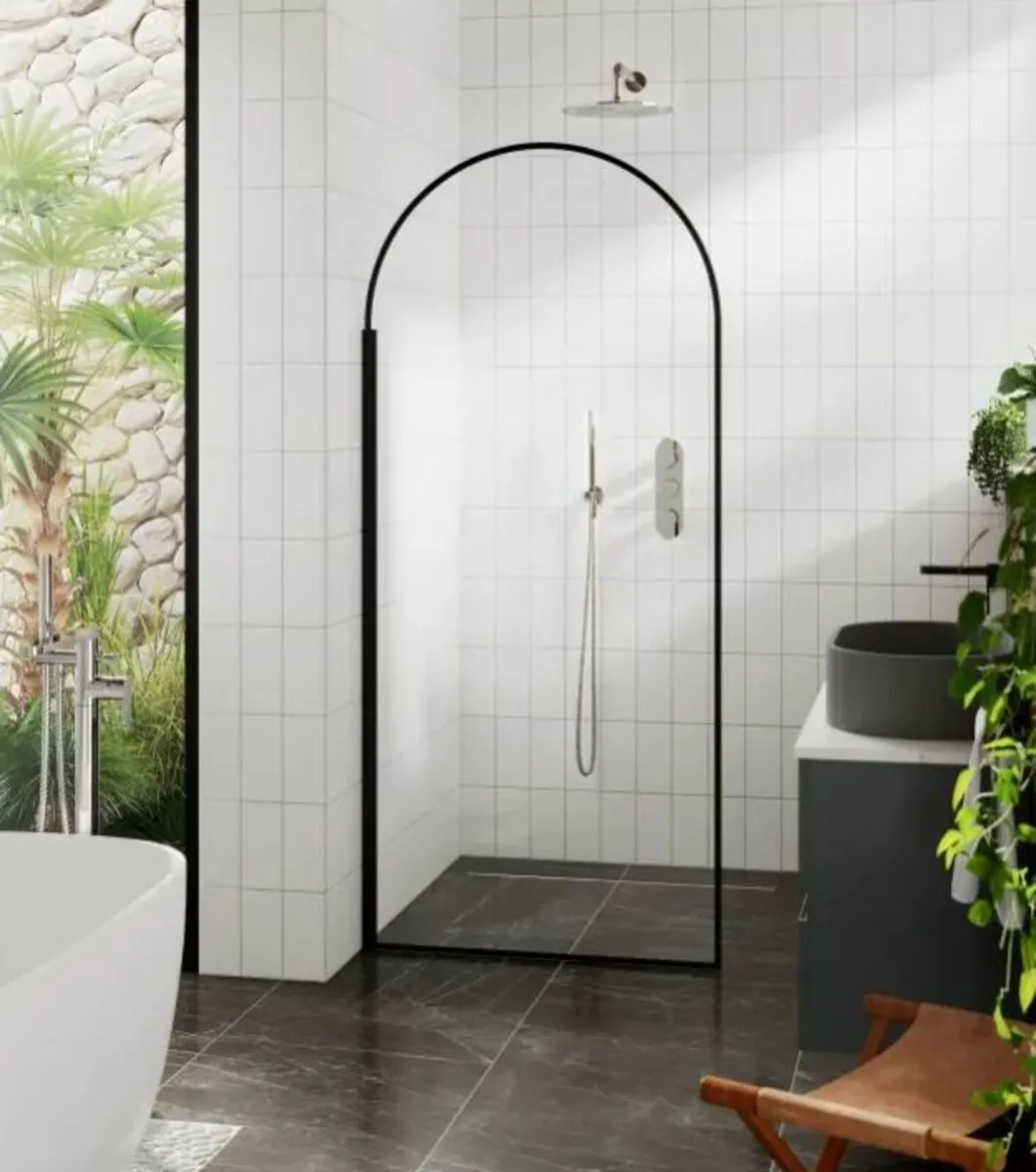 900mm Arched Wetroom Screen - Matt Black - Image 1
