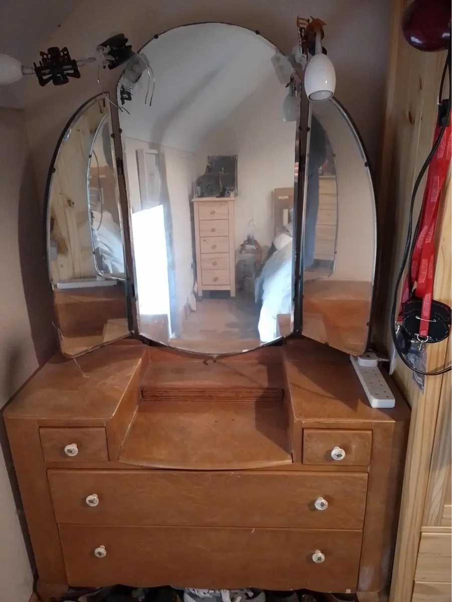 Mid 20th Century Harris Lebus Dressing Table - Image 1