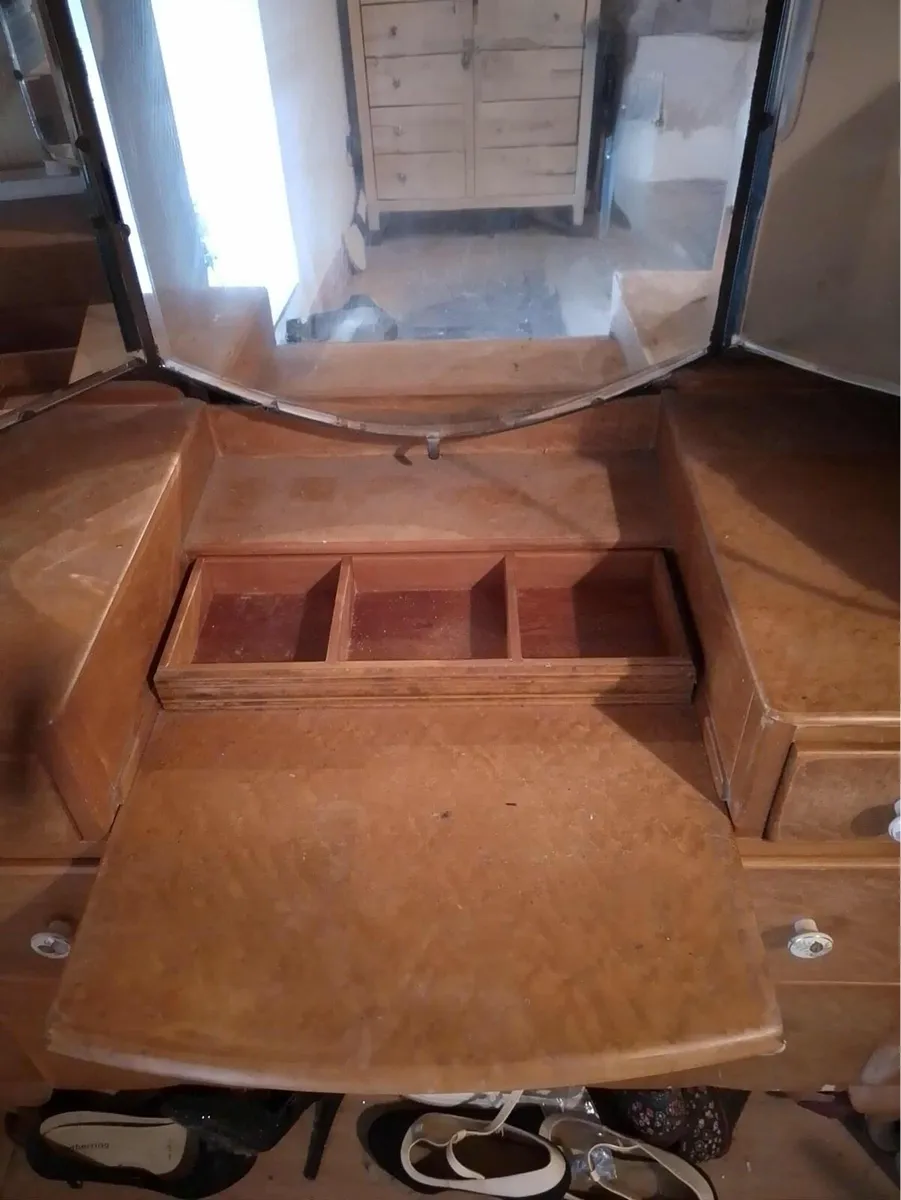 Mid 20th Century Harris Lebus Dressing Table - Image 2