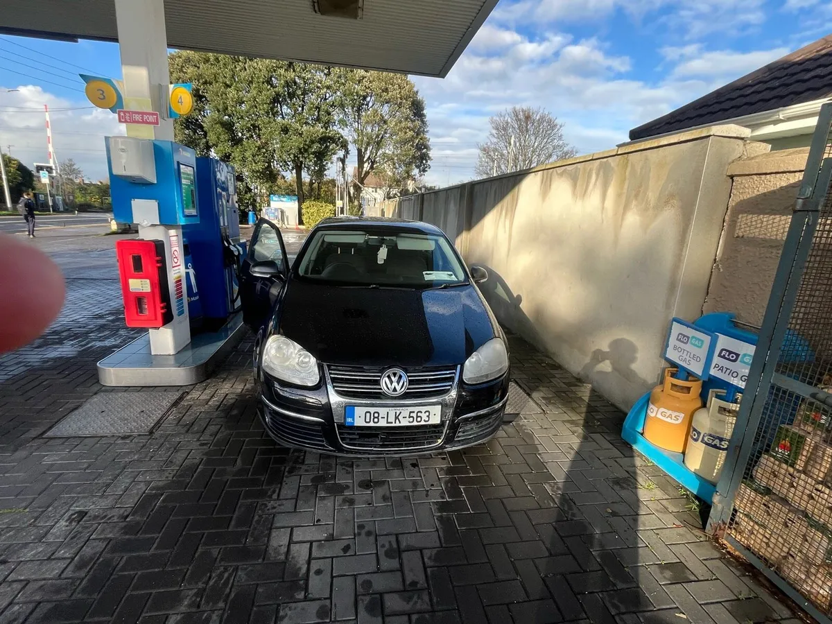 Volkswagen Jetta 1.6 Petrol - Image 1