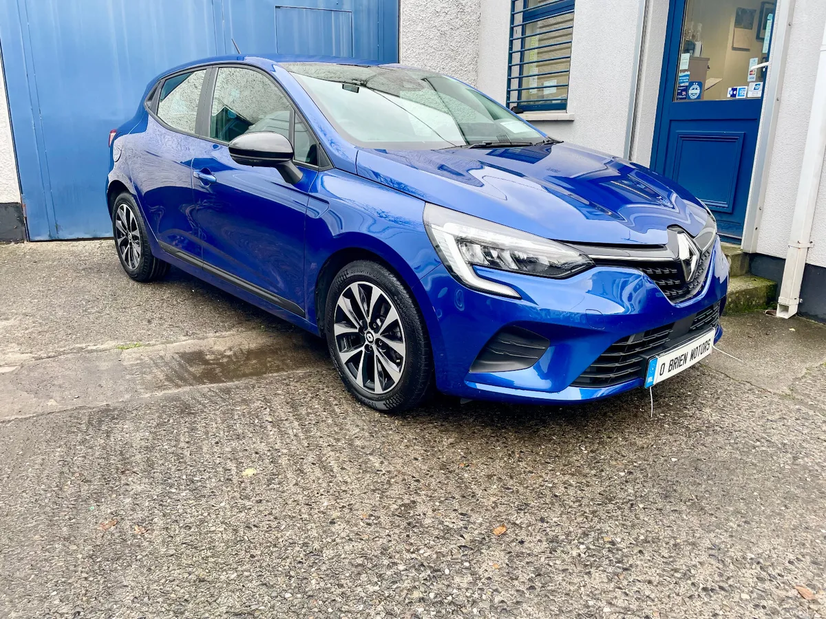 Renault Clio Equilibre 1.0 TCE Petrol 5Dr,2023 - Image 2