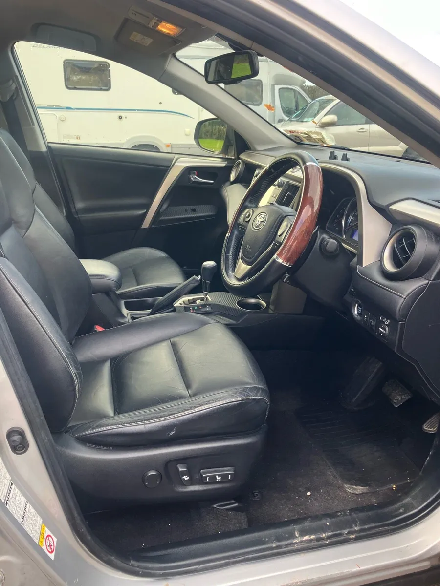 2014 Toyota  Rav 4 Sol - Image 4