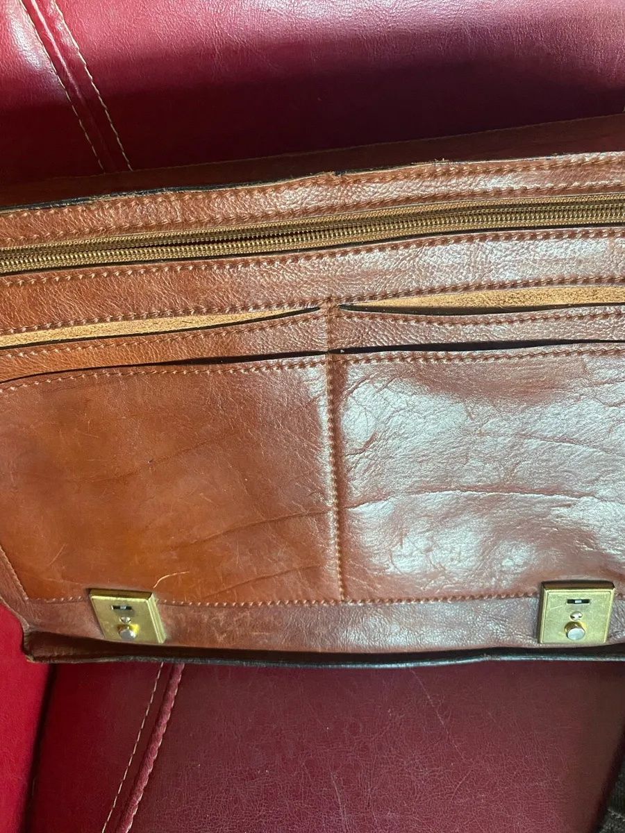 Quality Leather Briefcase/ Laptop Bag - Image 3