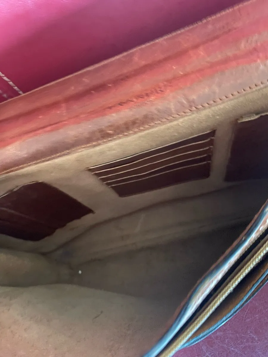 Quality Leather Briefcase/ Laptop Bag - Image 4