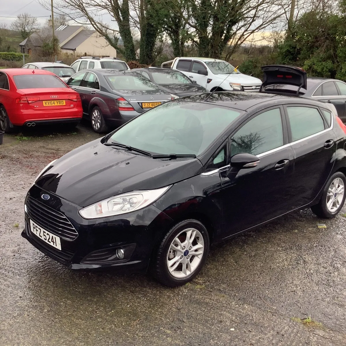 Ford fiesta 1.2.5 petrol 5 door zetec oct 2013 dam - Image 1