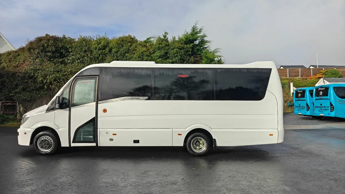 Mercedes-Benz Turas 500 - Image 4