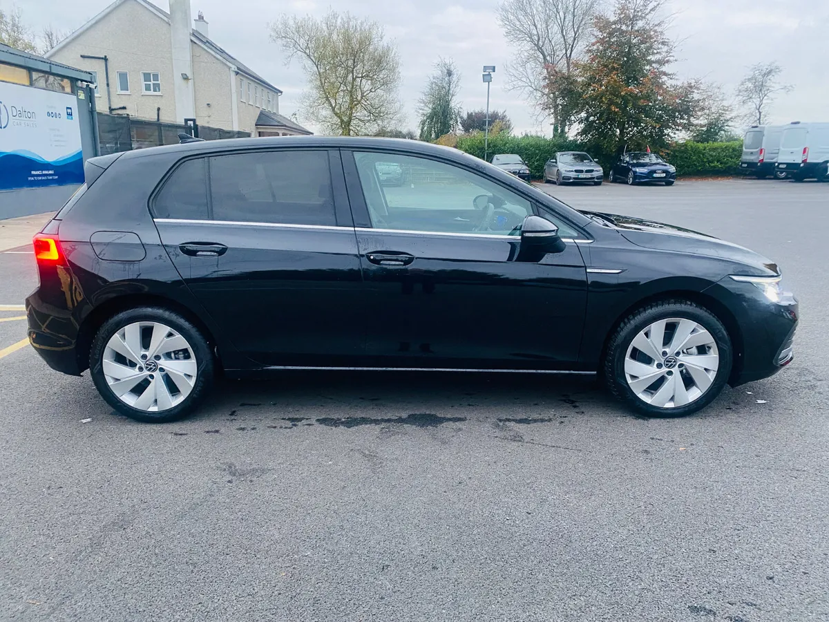 VOLKSWAGEN GOLF STYLE DSG 2.0 TDI 2024 (241) - Image 4
