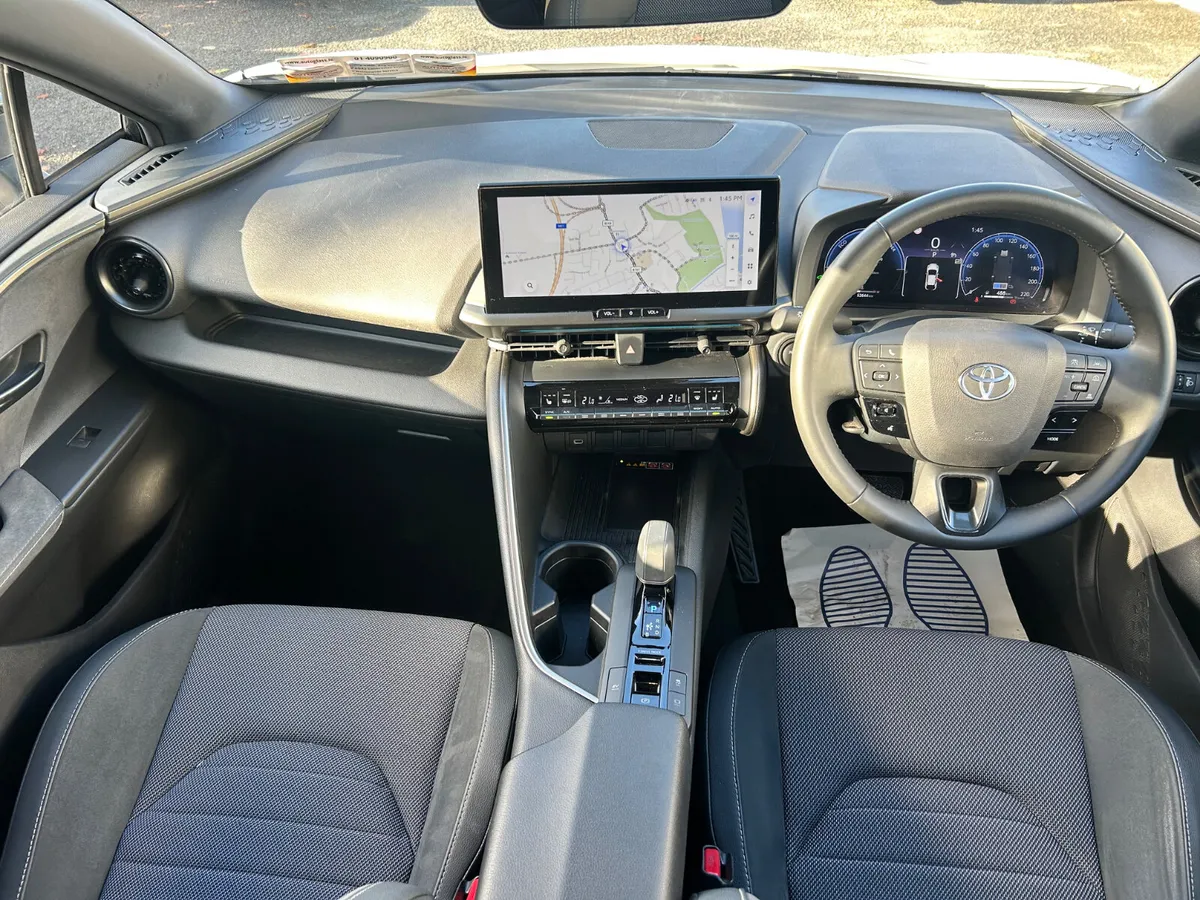 2024 TOYOTA CHR SOL NEW MODEL 1.8 HYBRID - Image 2