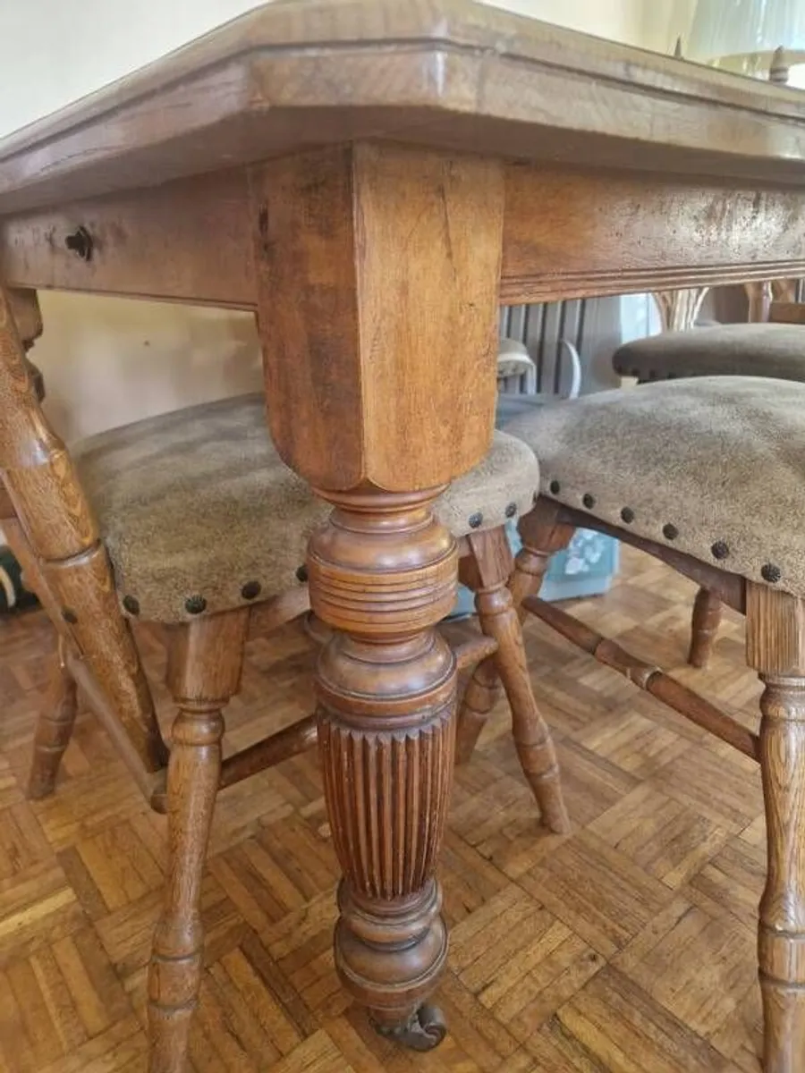 table and 4 chairs - Image 2