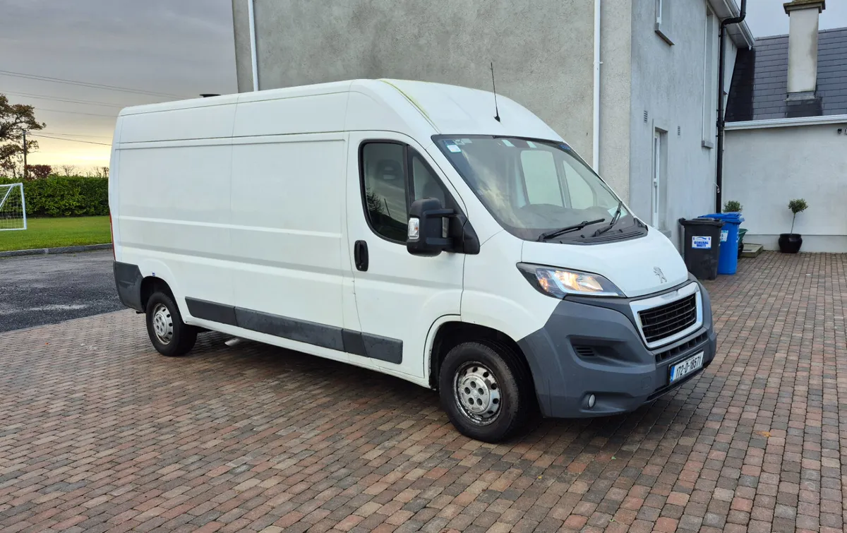 2017 Peugeot Boxer - Image 2