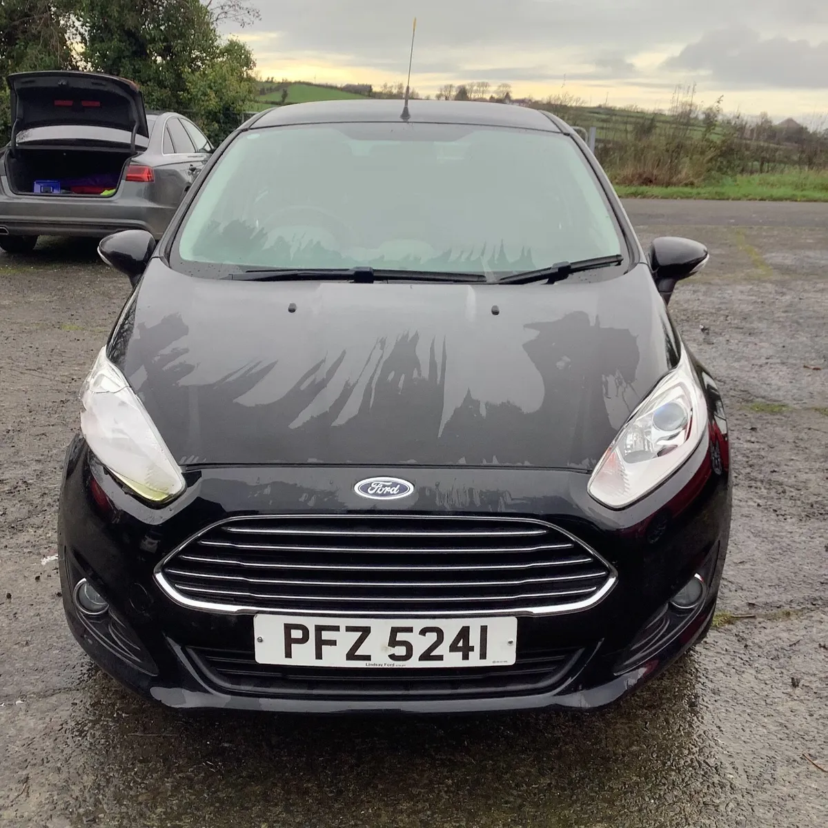 Ford fiesta 1.2.5 petrol 5 door zetec oct 2013 dam - Image 2