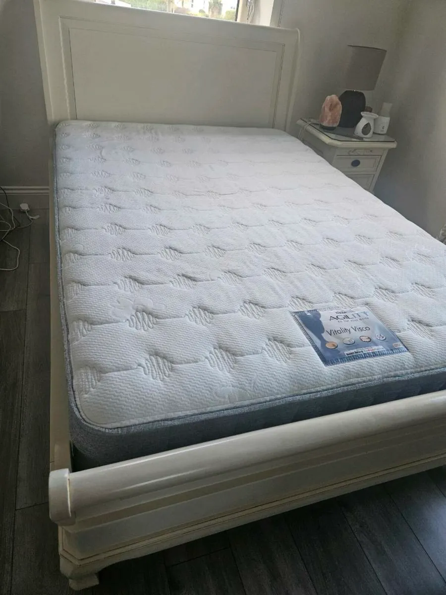 Double cream wood sleigh bed frame - Image 3