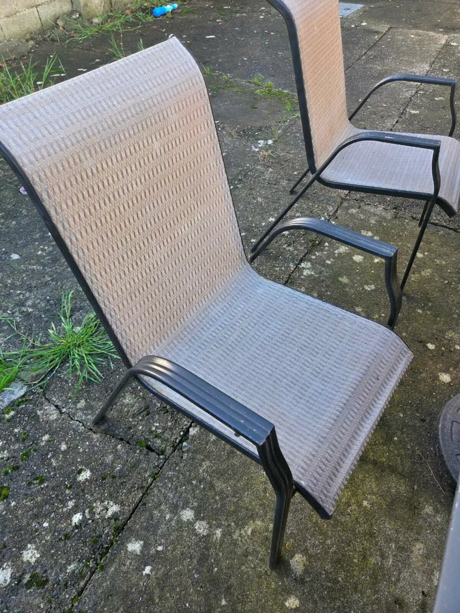 Garden table and 6 chairs - Image 2