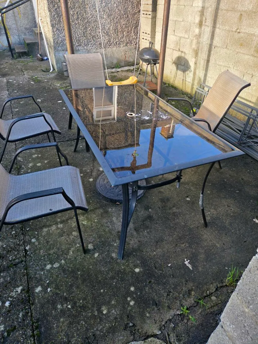 Garden table and 6 chairs - Image 3