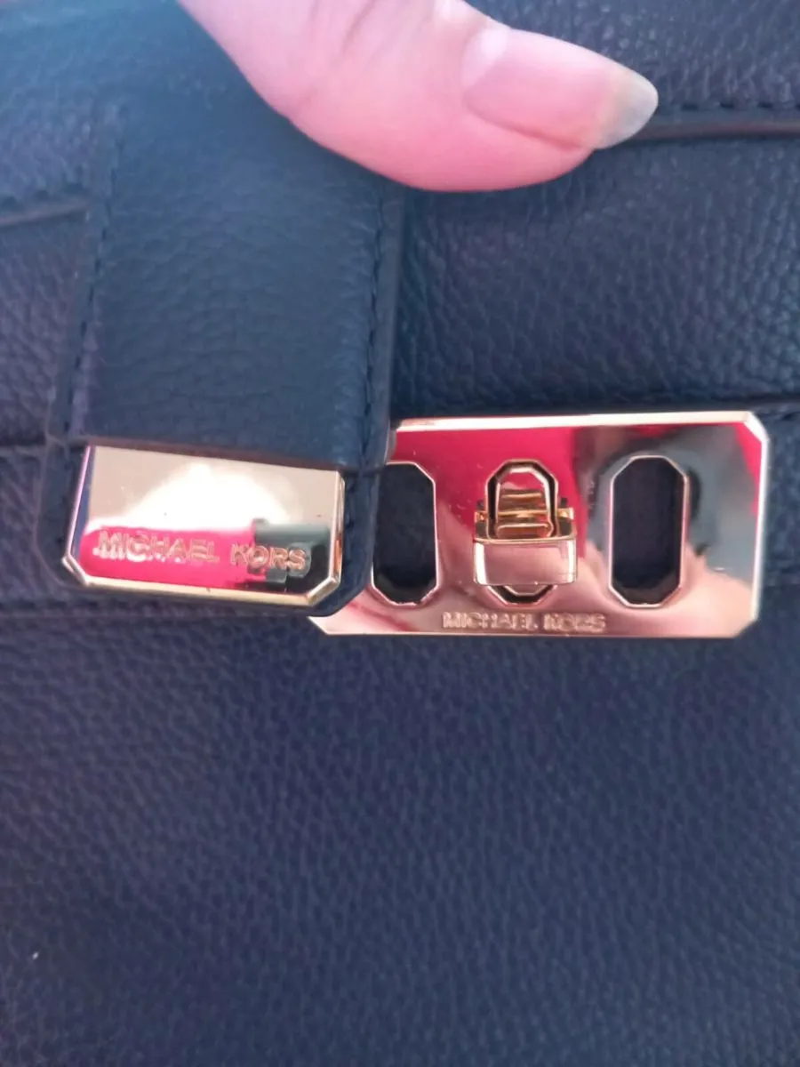 Quick sell Michael Kors bag - Image 2