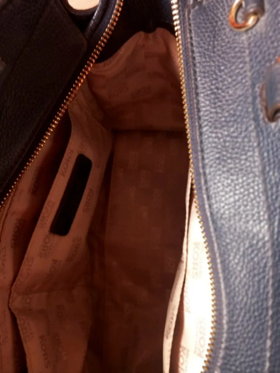 Quick sell Michael Kors bag - Image 3