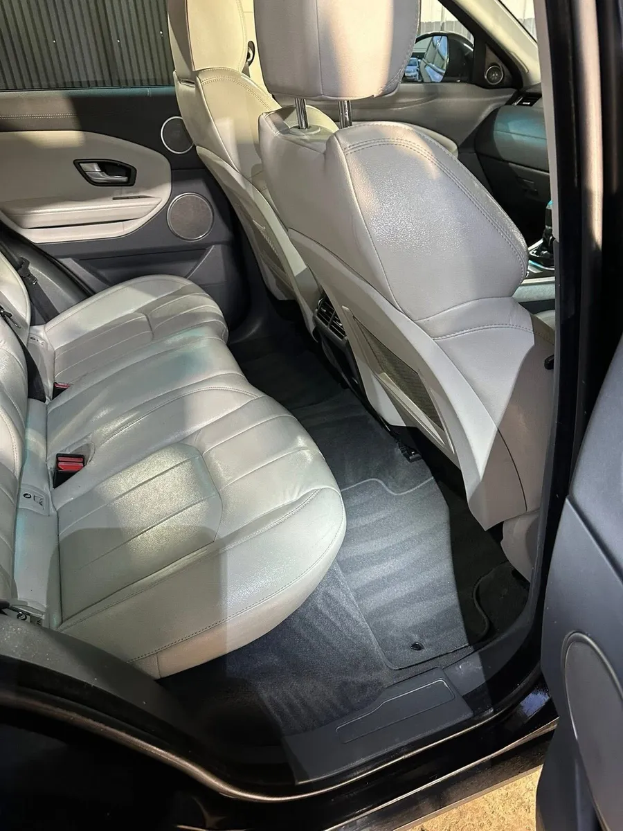 LAND ROVER RANGE ROVER EVOQUE - Image 4