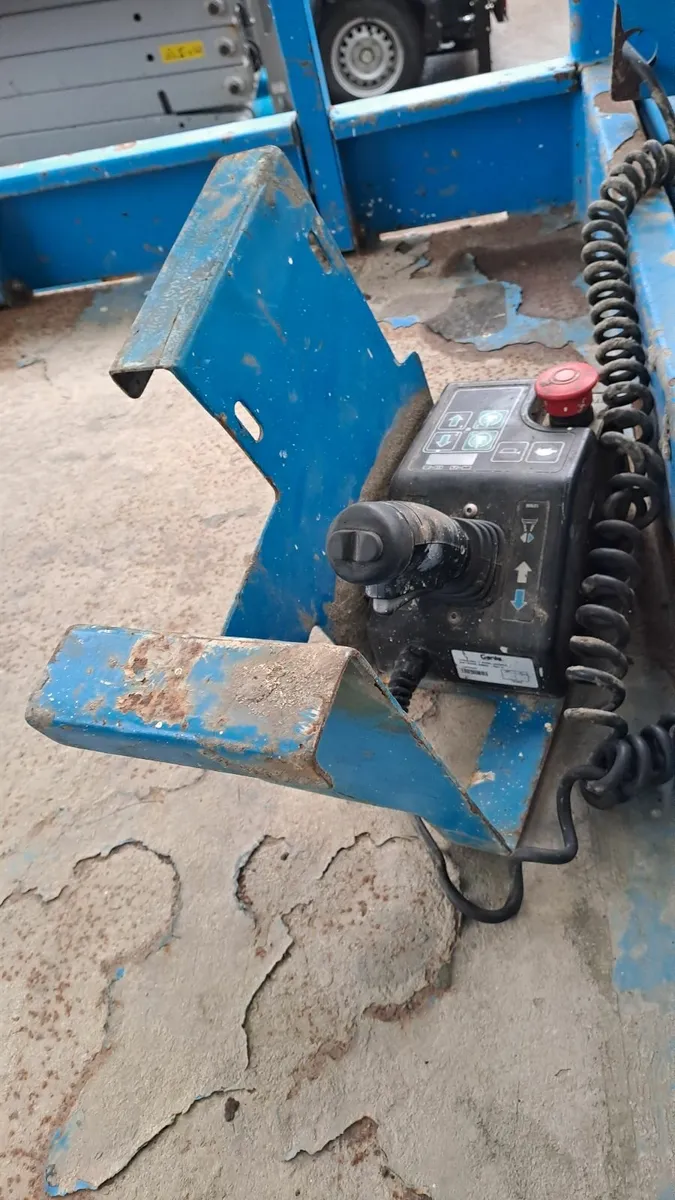 GENIE 26 FT SCISSOR LIFT - Image 2