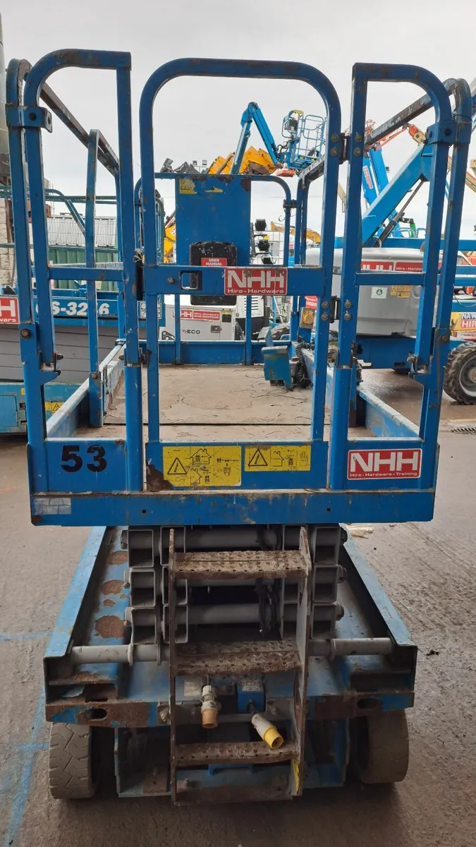 GENIE 26 FT SCISSOR LIFT - Image 4