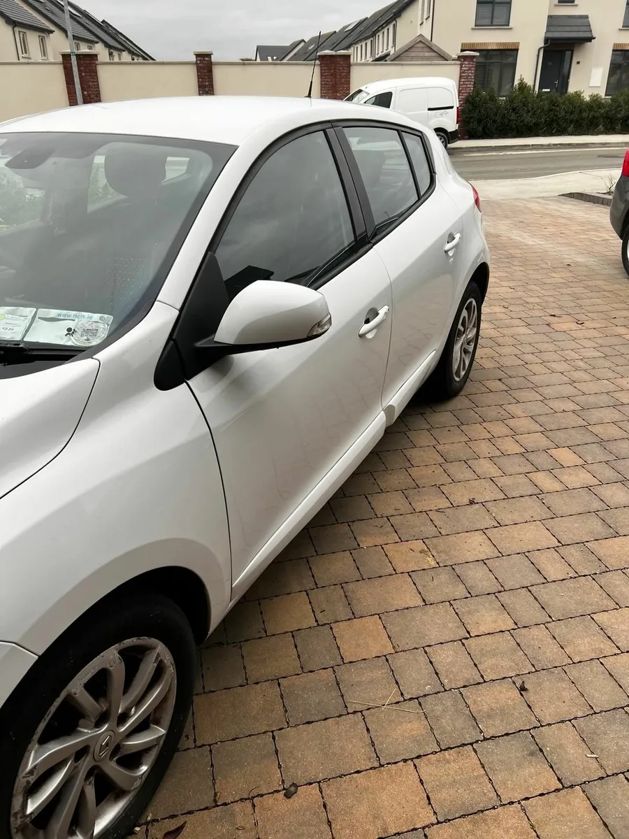 Renault Megane 2012 (MECHANICAL DAMAGE) - Image 2