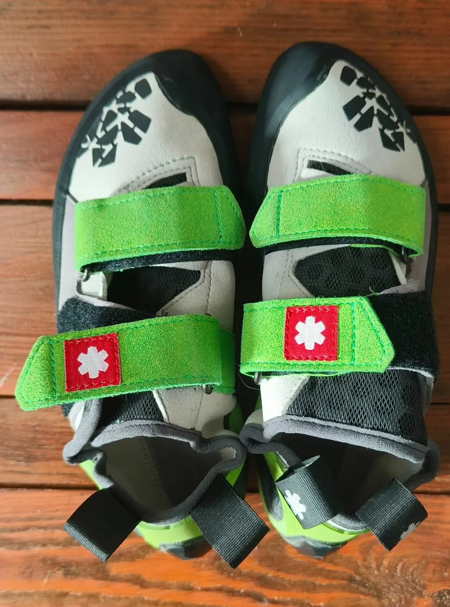 Climbing shoes - Image 1