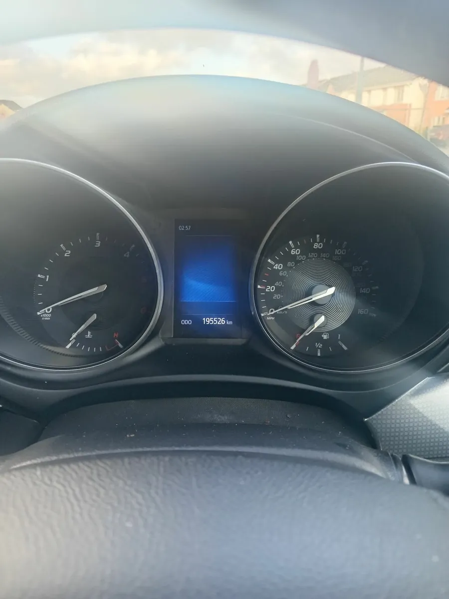 Toyota Avensis 2016 - Image 2