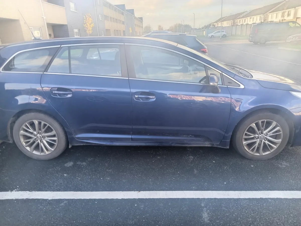 Toyota Avensis 2016 - Image 4