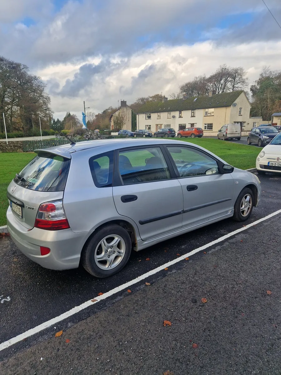 Honda Civic 2004 - Image 3