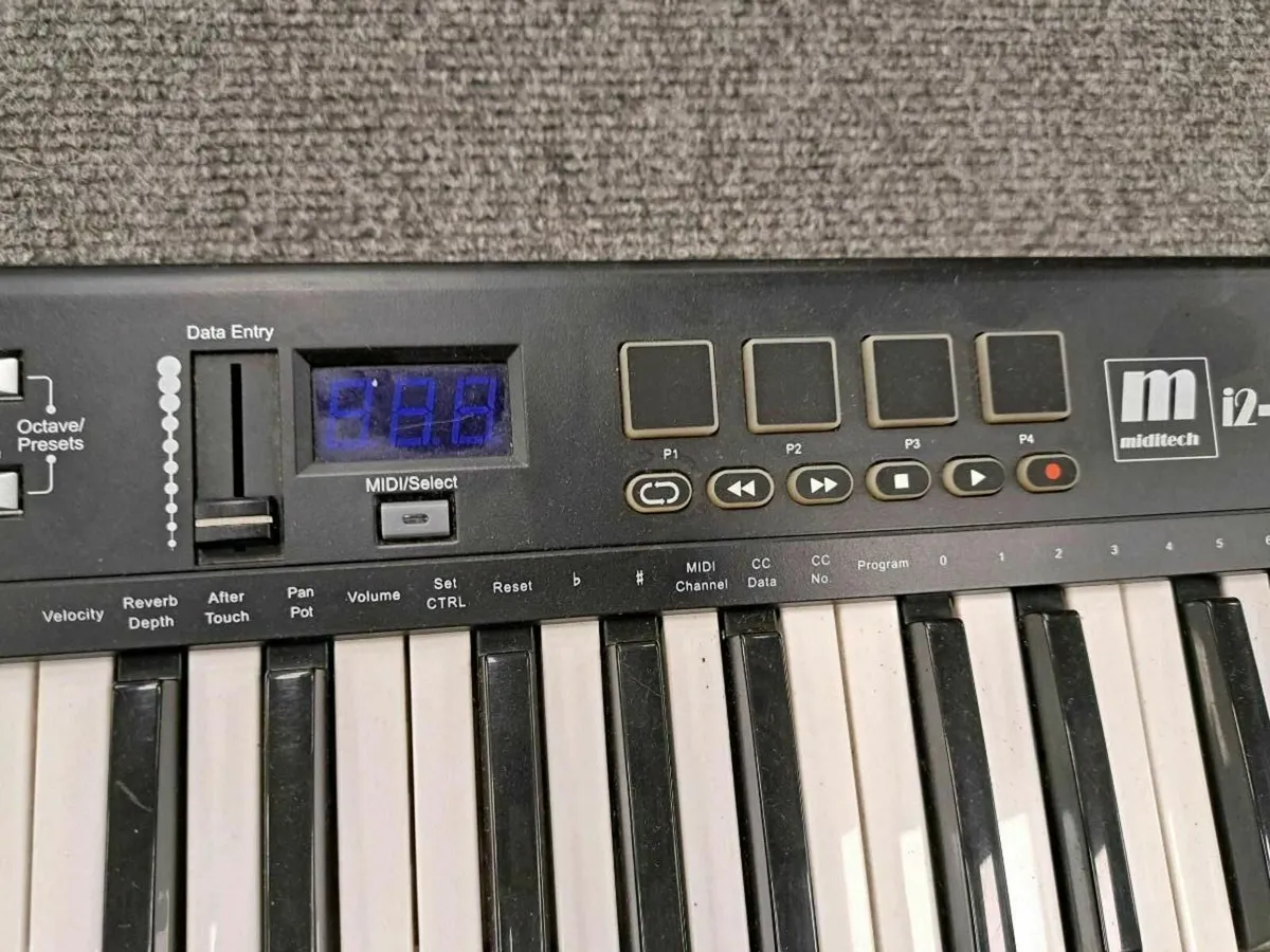 MidiTech i2-Control 61 Pro Keyboard - Image 3