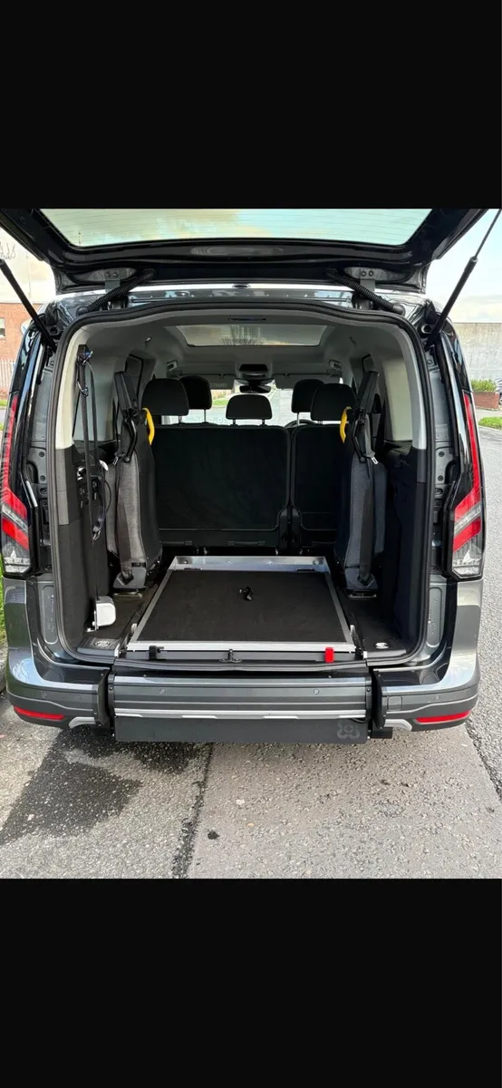 Wheelchair taxi - Image 3