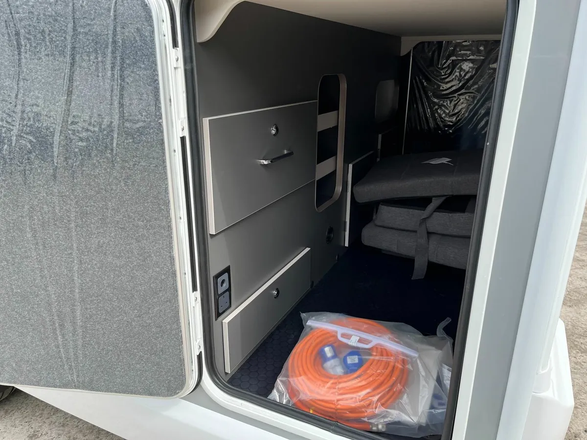 New Bailey Alora 69-4s - Image 4