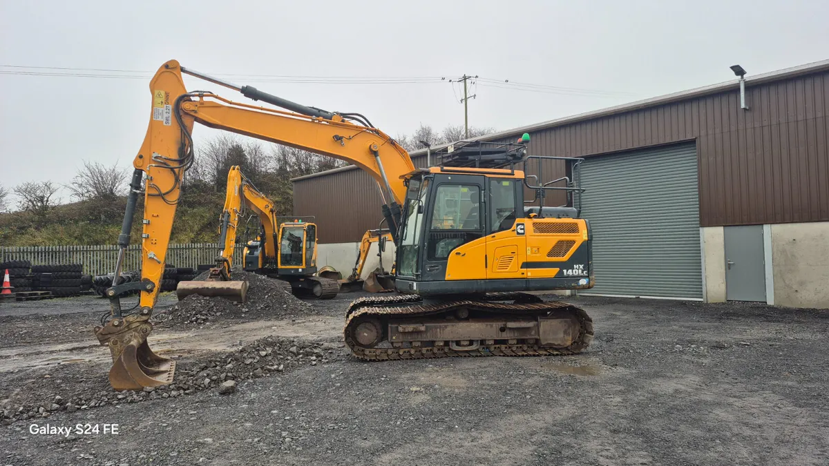 2021  Hyundi HX140LC - Image 1