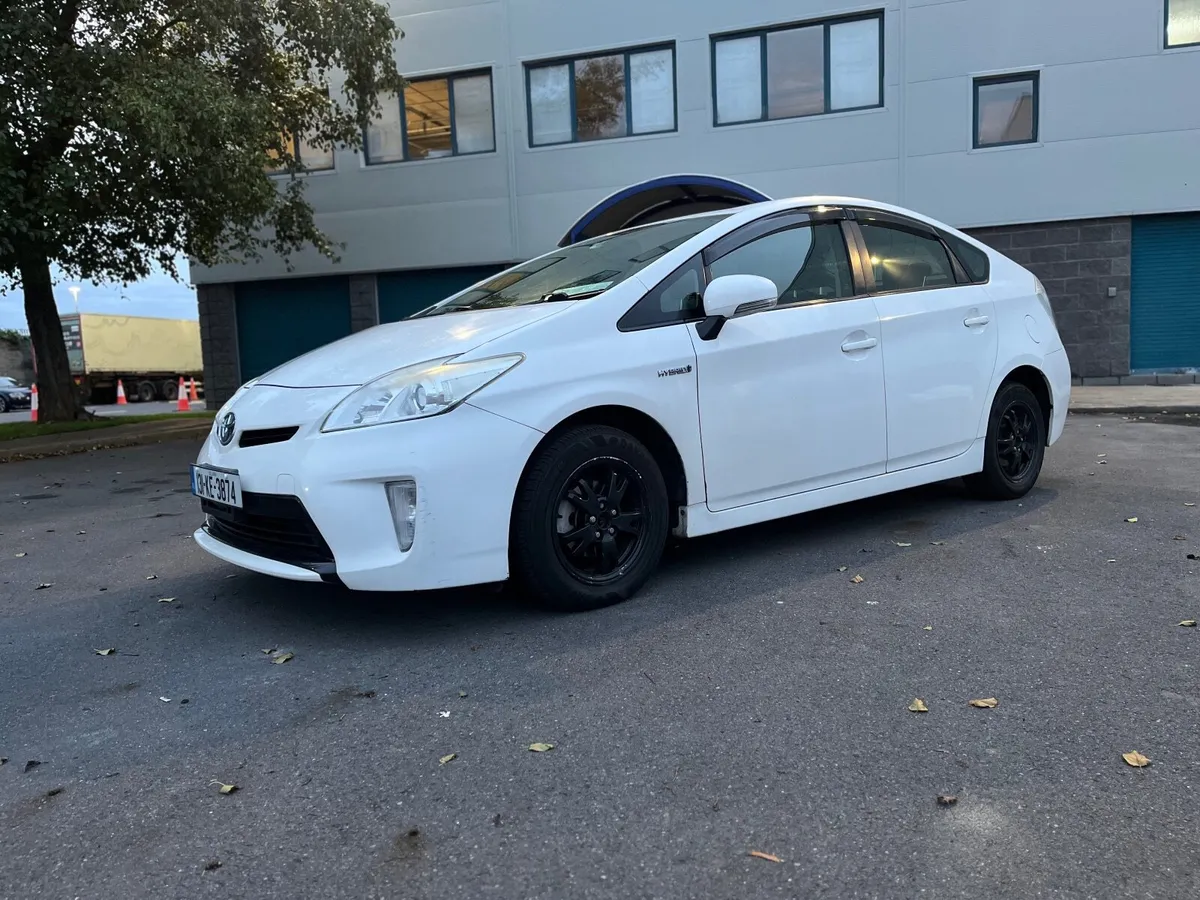 Toyota Prius 2013 - Image 1